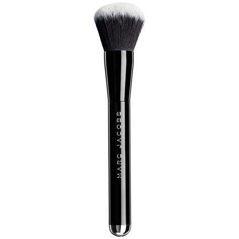 marc jacobs foundation brush.